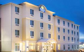 Days Inn & Suites By Wyndham Kearney Ne